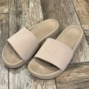 Lululemon Men’s Restfeel Slides Beechwood Size 9